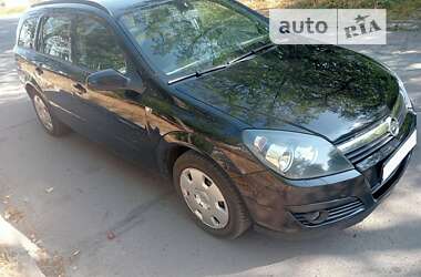 Універсал Opel Astra 2005 в Чернігові