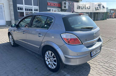 Хетчбек Opel Astra 2004 в Рудки