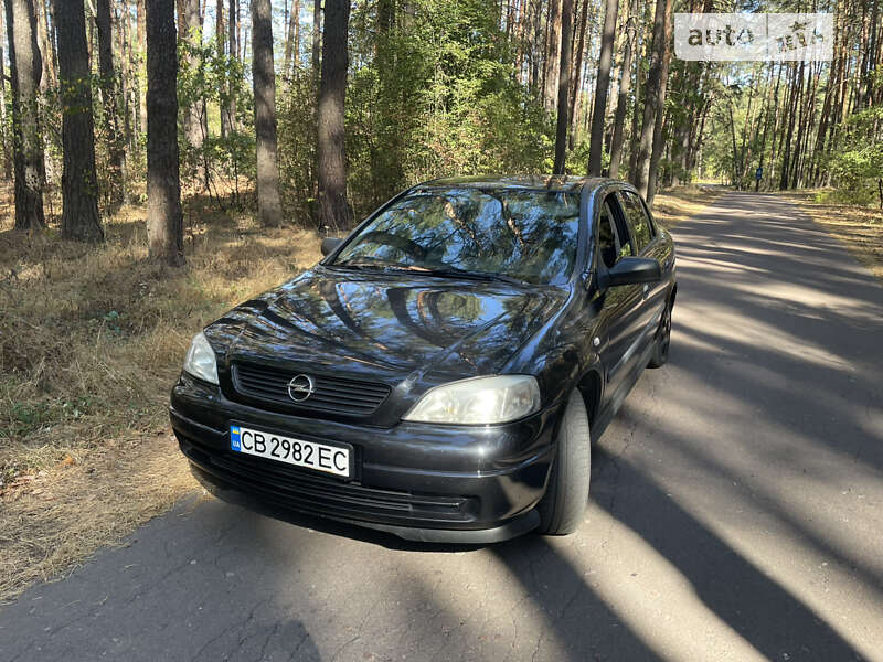 Седан Opel Astra 2006 в Чернігові