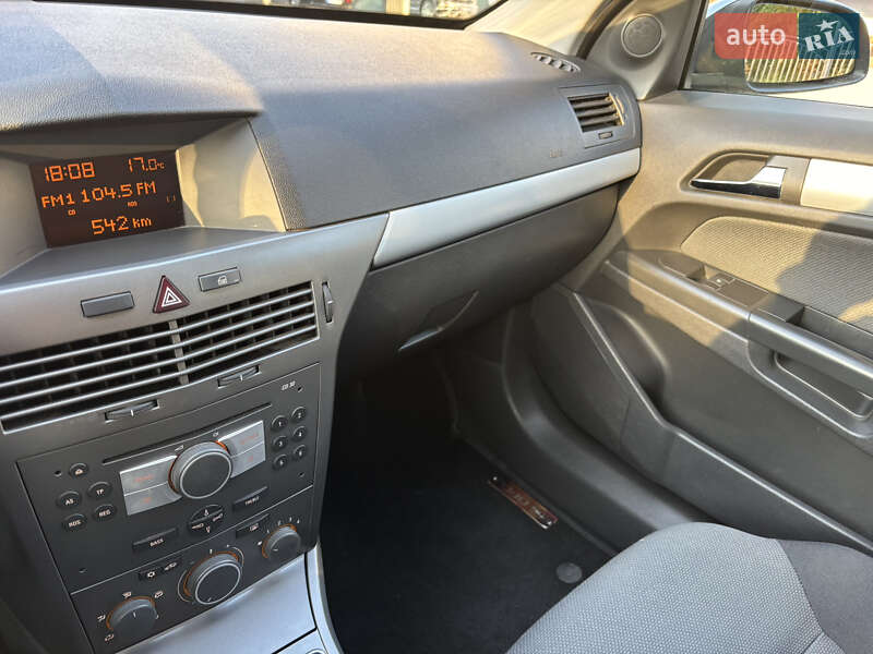 Универсал Opel Astra 2005 в Тернополе