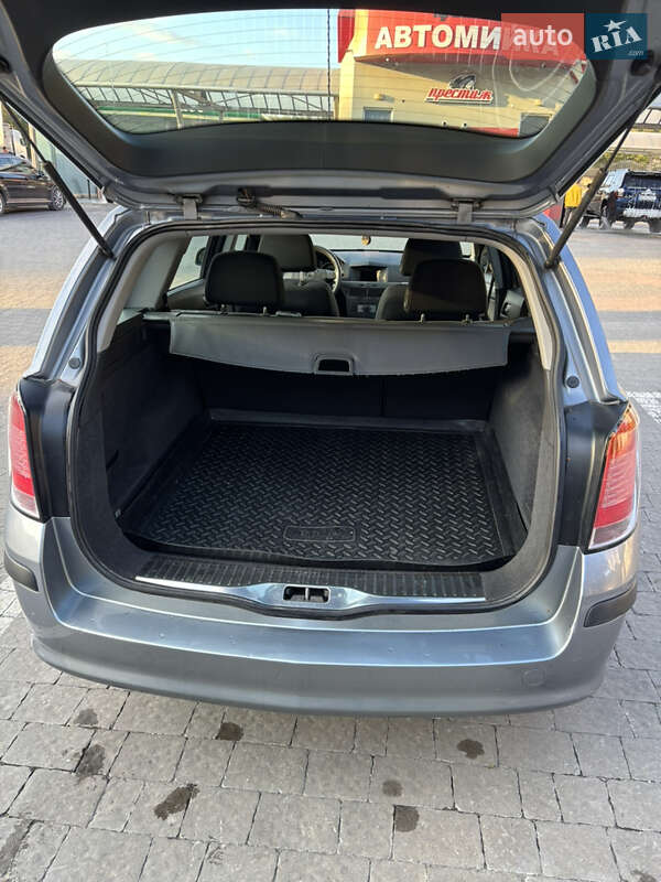 Универсал Opel Astra 2005 в Тернополе