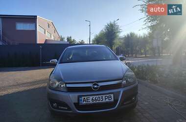 Хэтчбек Opel Astra 2006 в 