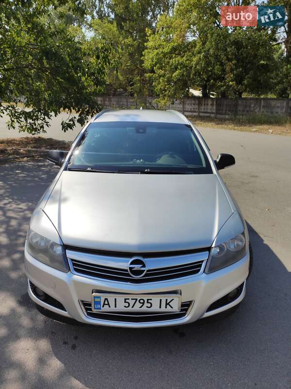 Универсал Opel Astra 2011 в Вапнярке