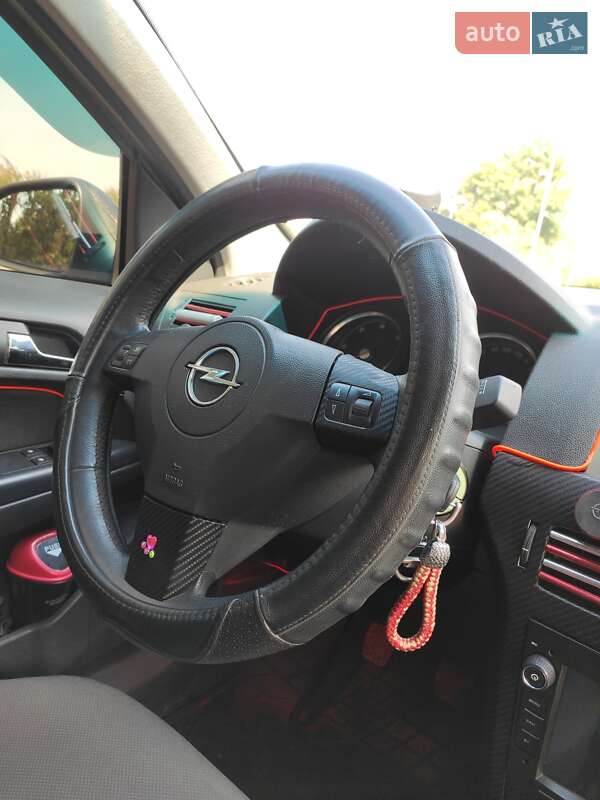 Универсал Opel Astra 2011 в Вапнярке