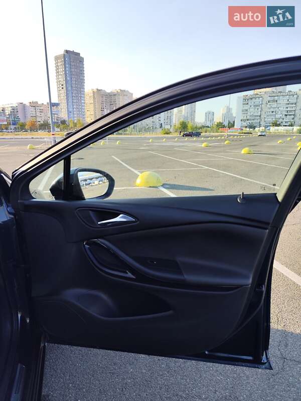 Универсал Opel Astra 2017 в Киеве