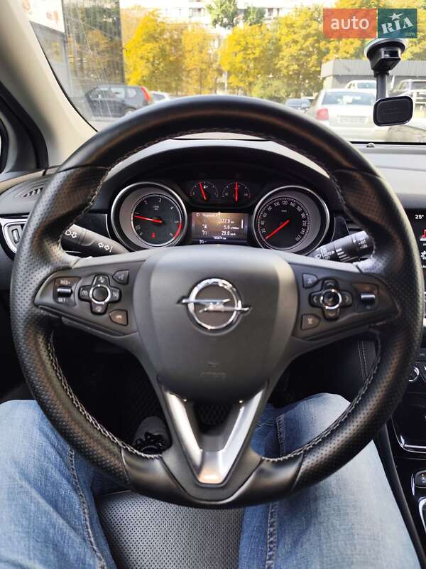 Универсал Opel Astra 2017 в Киеве
