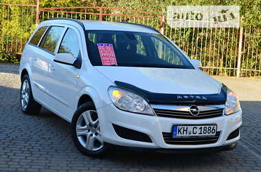 Универсал Opel Astra 2010 в Дрогобыче