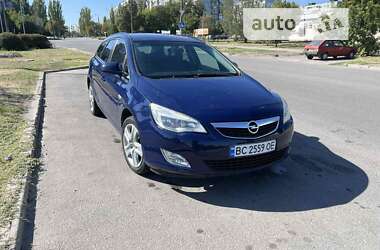 Універсал Opel Astra 2011 в Запоріжжі