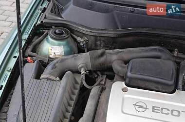 Хэтчбек Opel Astra 1999 в 