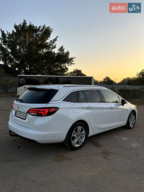Універсал Opel Astra 2019 в Дніпрі