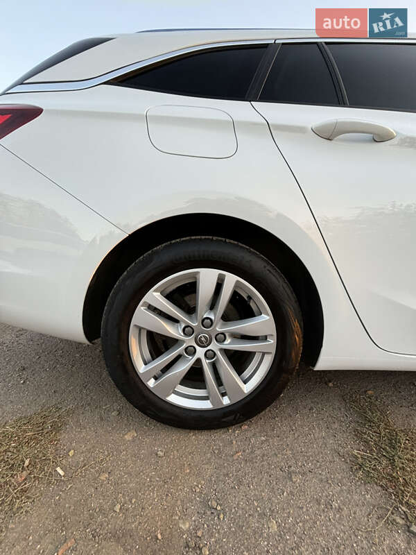 Універсал Opel Astra 2019 в Дніпрі