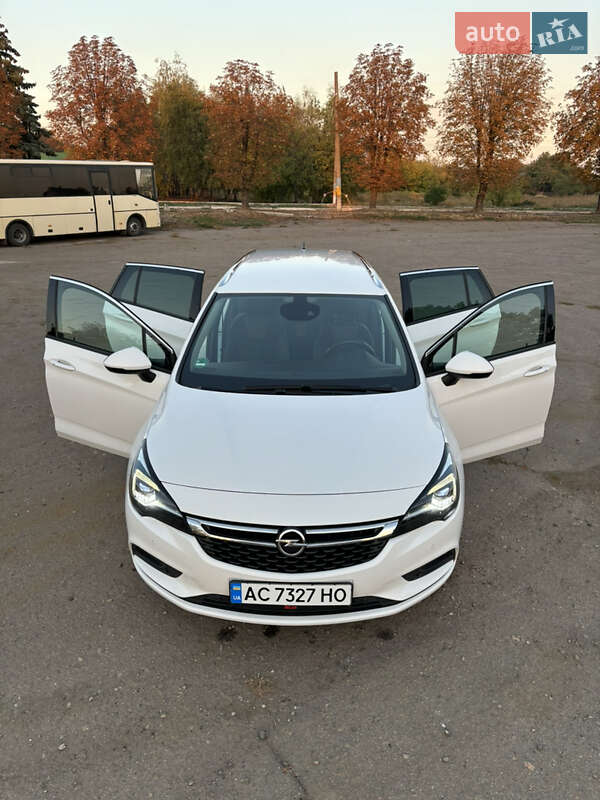 Універсал Opel Astra 2019 в Дніпрі