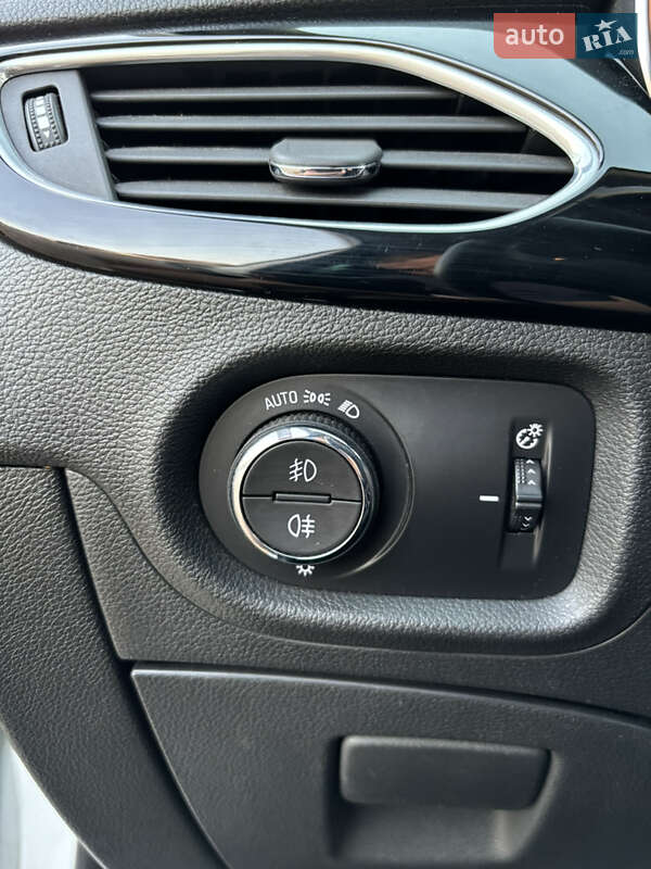 Універсал Opel Astra 2019 в Дніпрі