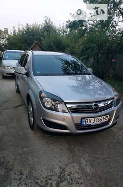 Универсал Opel Astra 2010 в Хмельницком