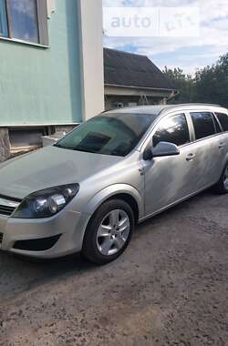 Универсал Opel Astra 2010 в Хмельницком