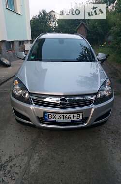 Универсал Opel Astra 2010 в Хмельницком