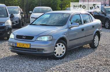 Седан Opel Astra 2006 в Днепре