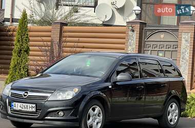 Универсал Opel Astra 2013 в 