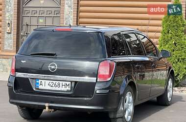 Универсал Opel Astra 2013 в 
