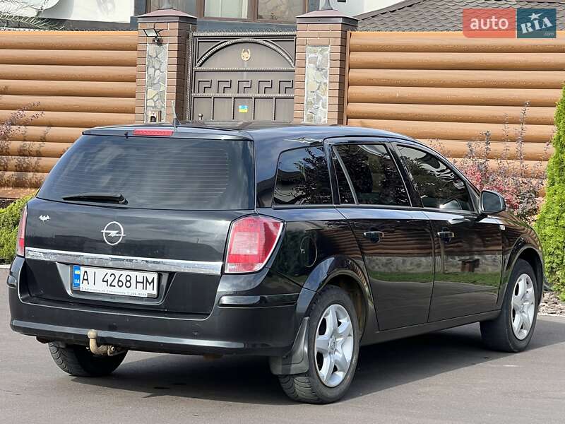 Универсал Opel Astra 2013 в Киеве