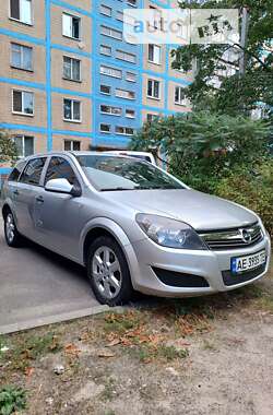 Универсал Opel Astra 2011 в Днепре