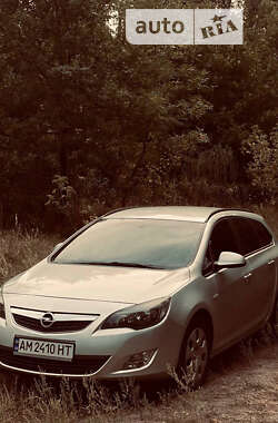 Універсал Opel Astra 2012 в Києві