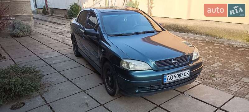 Opel Astra 2004