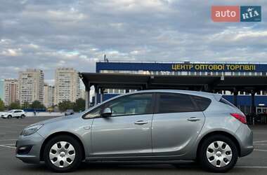 Хэтчбек Opel Astra 2014 в Киеве