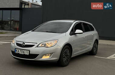 Универсал Opel Astra 2011 в 