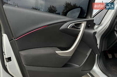 Универсал Opel Astra 2011 в 