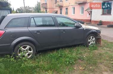 Универсал Opel Astra 2010 в Нововолынске