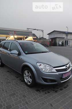 Універсал Opel Astra 2010 в Кропивницькому