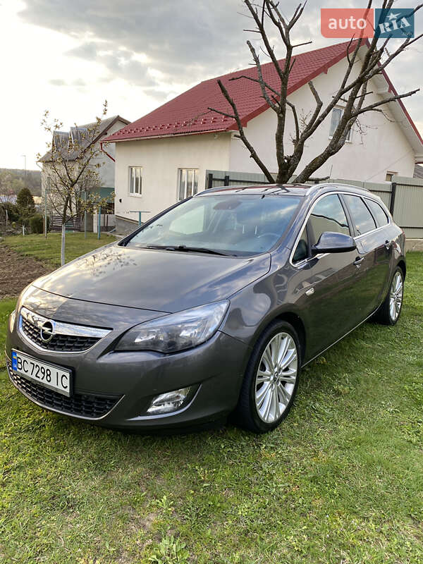 Універсал Opel Astra 2010 в Стрию