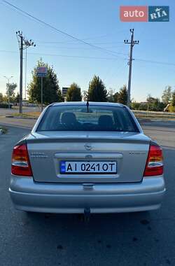 Седан Opel Astra 2008 в Бучі