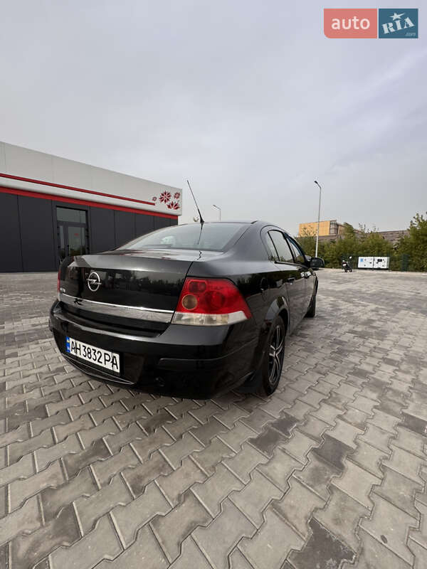 Седан Opel Astra 2013 в Кривому Розі