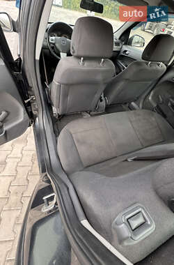 Седан Opel Astra 2013 в 