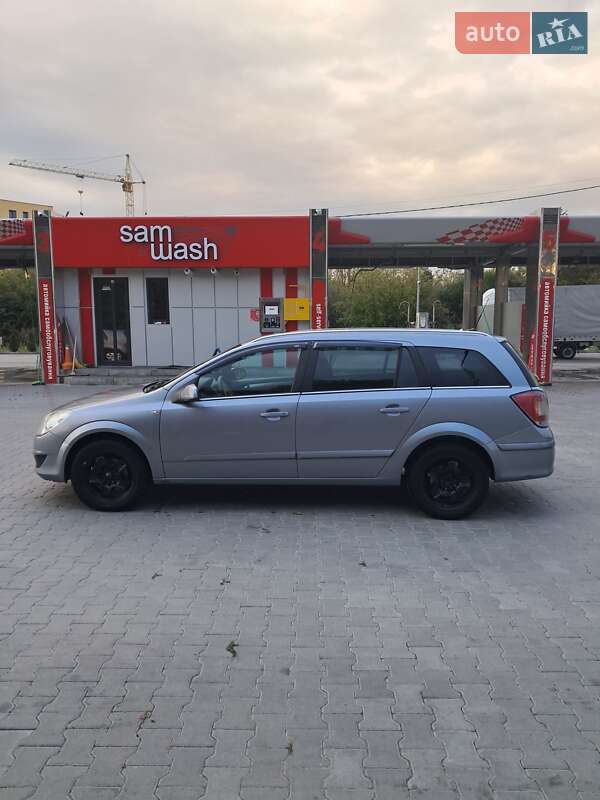 Универсал Opel Astra 2008 в Виньковцах