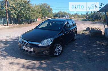 Хэтчбек Opel Astra 2008 в Первомайске