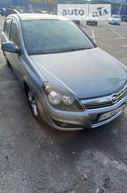 Седан Opel Astra 2011 в Львове