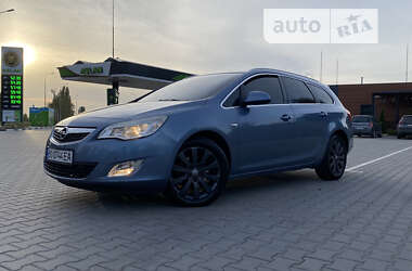 Универсал Opel Astra 2010 в Хмельницком