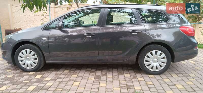 Универсал Opel Astra 2014 в Здолбунове