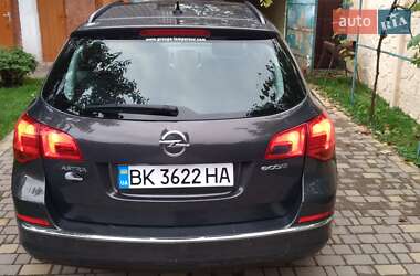 Універсал Opel Astra 2014 в Здолбуніві