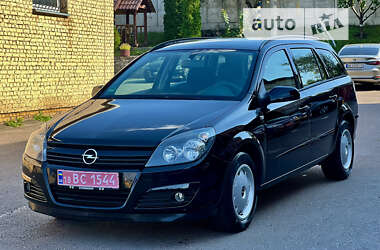 Універсал Opel Astra 2006 в Рівному