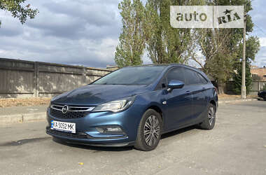 Універсал Opel Astra 2016 в Києві