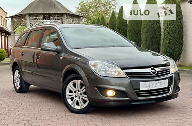 Універсал Opel Astra 2010 в Стрию