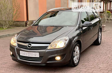 Універсал Opel Astra 2010 в Стрию