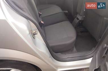 Хэтчбек Opel Astra 2004 в 