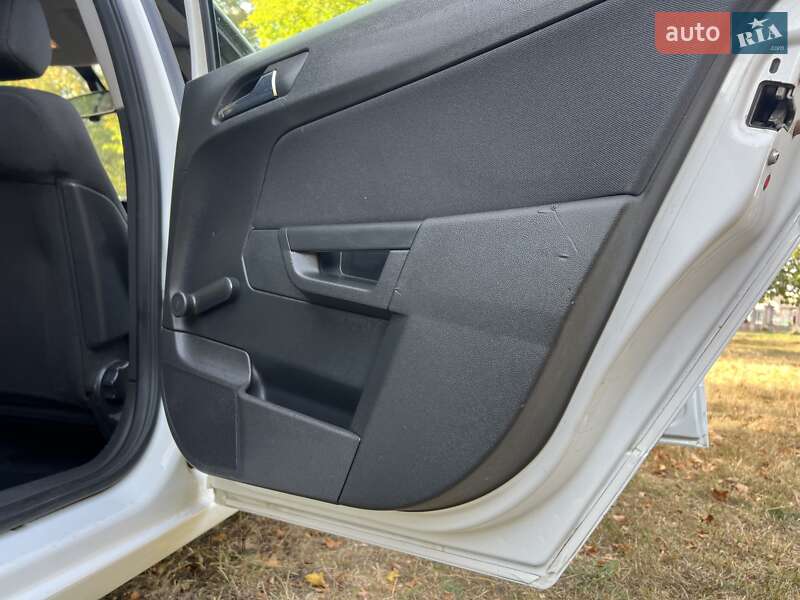 Универсал Opel Astra 2010 в Нежине фото 26 Универсал Opel Astra 2010 в Нежине