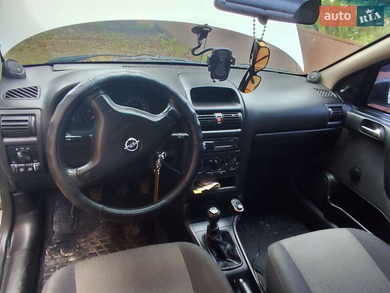 Седан Opel Astra 2004 в Снятине