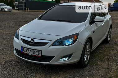 Универсал Opel Astra 2011 в Виноградове